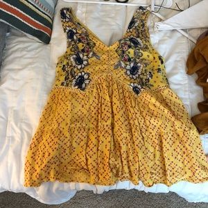 mustard yellow tank top!!